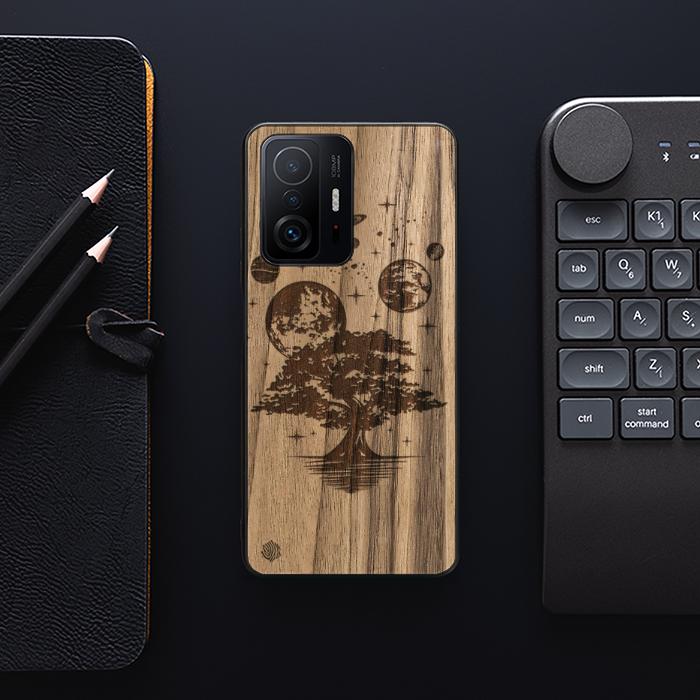 Xiaomi 11T / 11T Pro Handyhülle aus Holz – Galaktischer Garten