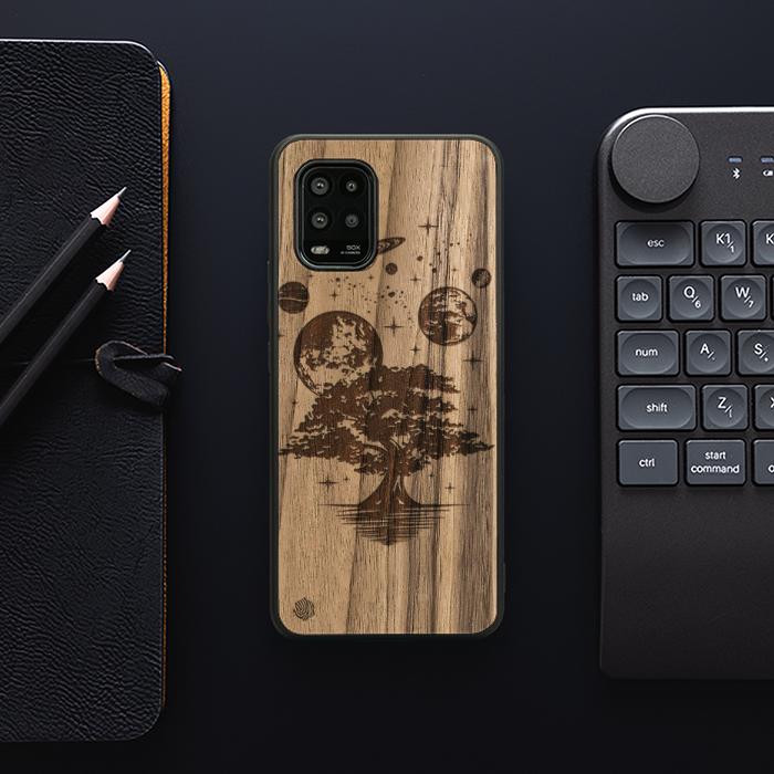 Xiaomi Mi 10 lite Handyhülle aus Holz – Galaktischer Garten