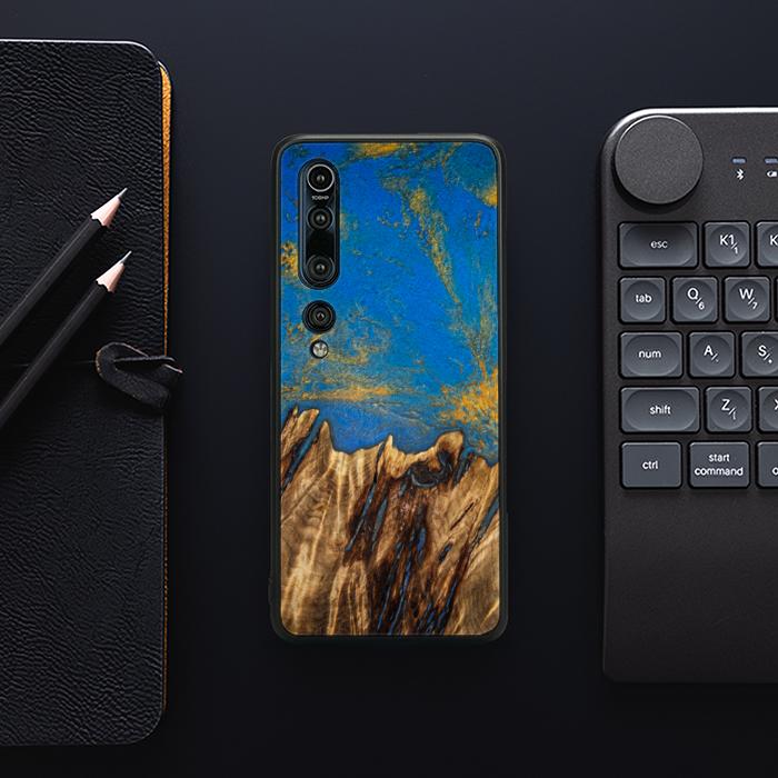 Xiaomi Mi 10 Handyhülle aus Kunstharz und Holz - SYNERGY#C43