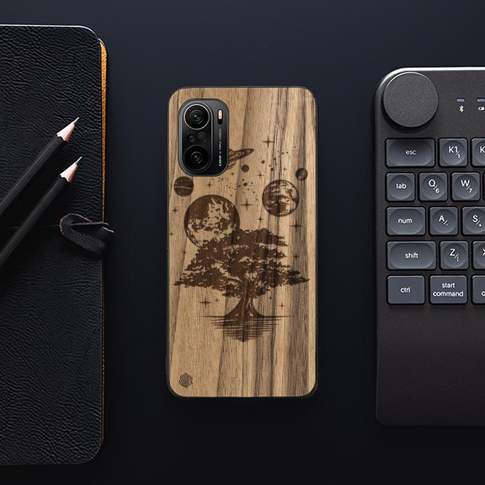 Xiaomi Mi 11i Handyhülle aus Holz – Galaktischer Garten